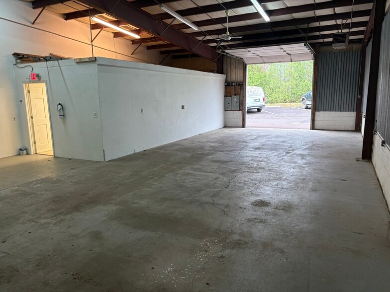 151 Discovery Dr, Colmar, PA for lease - Building Photo - Image 2 of 18