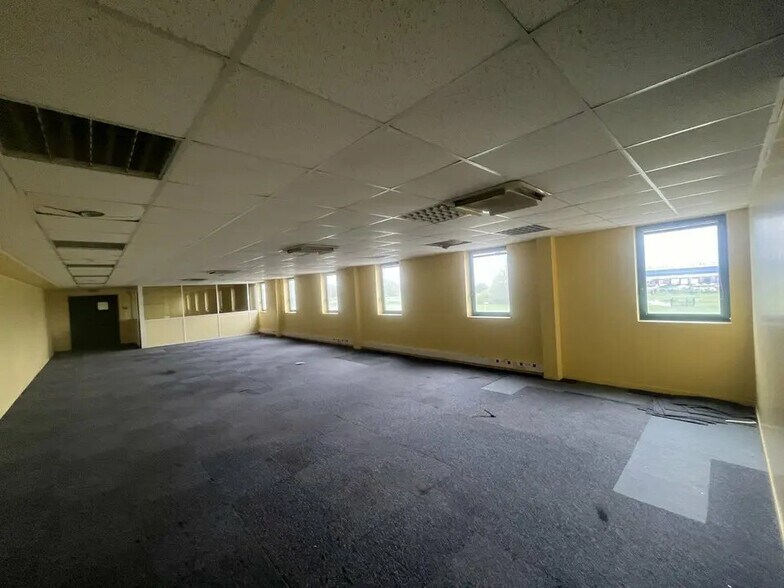 Office in Rogerville for lease - Interior Photo - Image 3 of 3