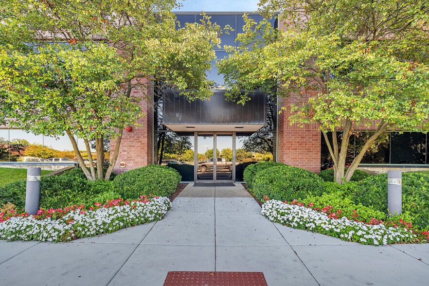 1751 S Naperville Rd, Wheaton, IL for sale - Building Photo - Image 2 of 20