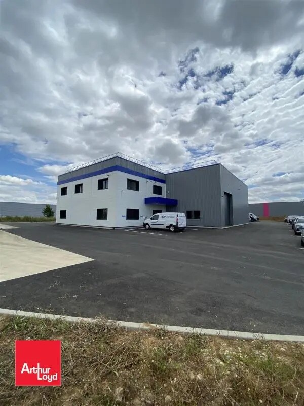 Flex in Chartres for sale Building Photo- Image 1 of 7