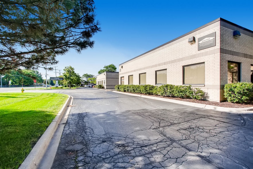 1840-1864 S Elmhurst Rd, Mount Prospect, IL for lease - Building Photo - Image 1 of 10