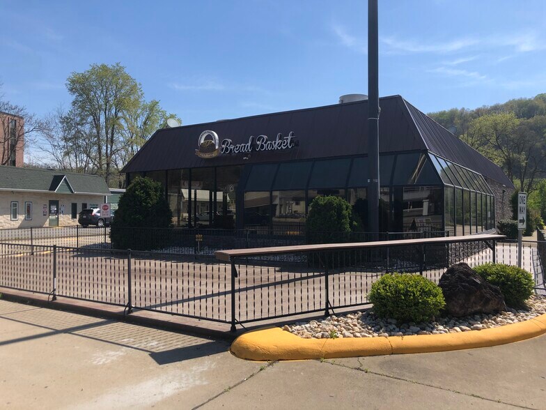 3760 S Main Street, Weirton, WV for sale - Building Photo - Image 1 of 1