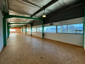 Retail in Marignane for sale Interior Photo- Image 2 of 10