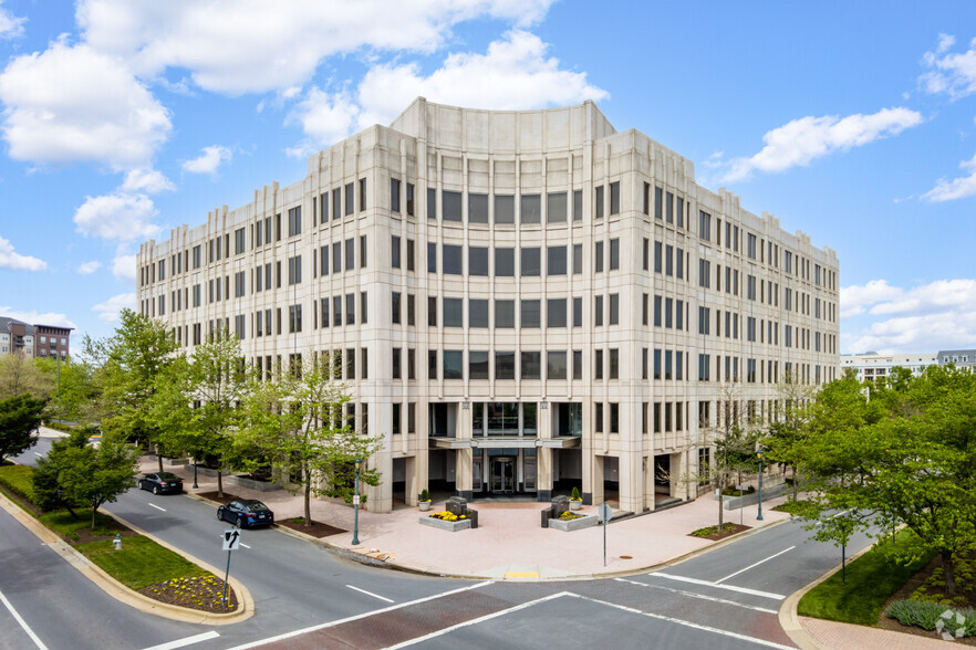 805 King Farm Blvd, Rockville, MD for lease - Building Photo - Image 1 of 3