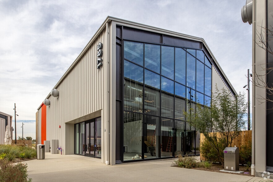 1785 Flight Way, Tustin, CA for lease - Primary Photo - Image 1 of 7