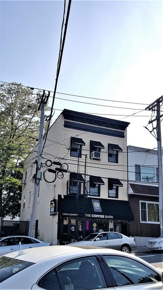 10 Dempsey Ave, Edgewater, NJ for sale - Building Photo - Image 1 of 1