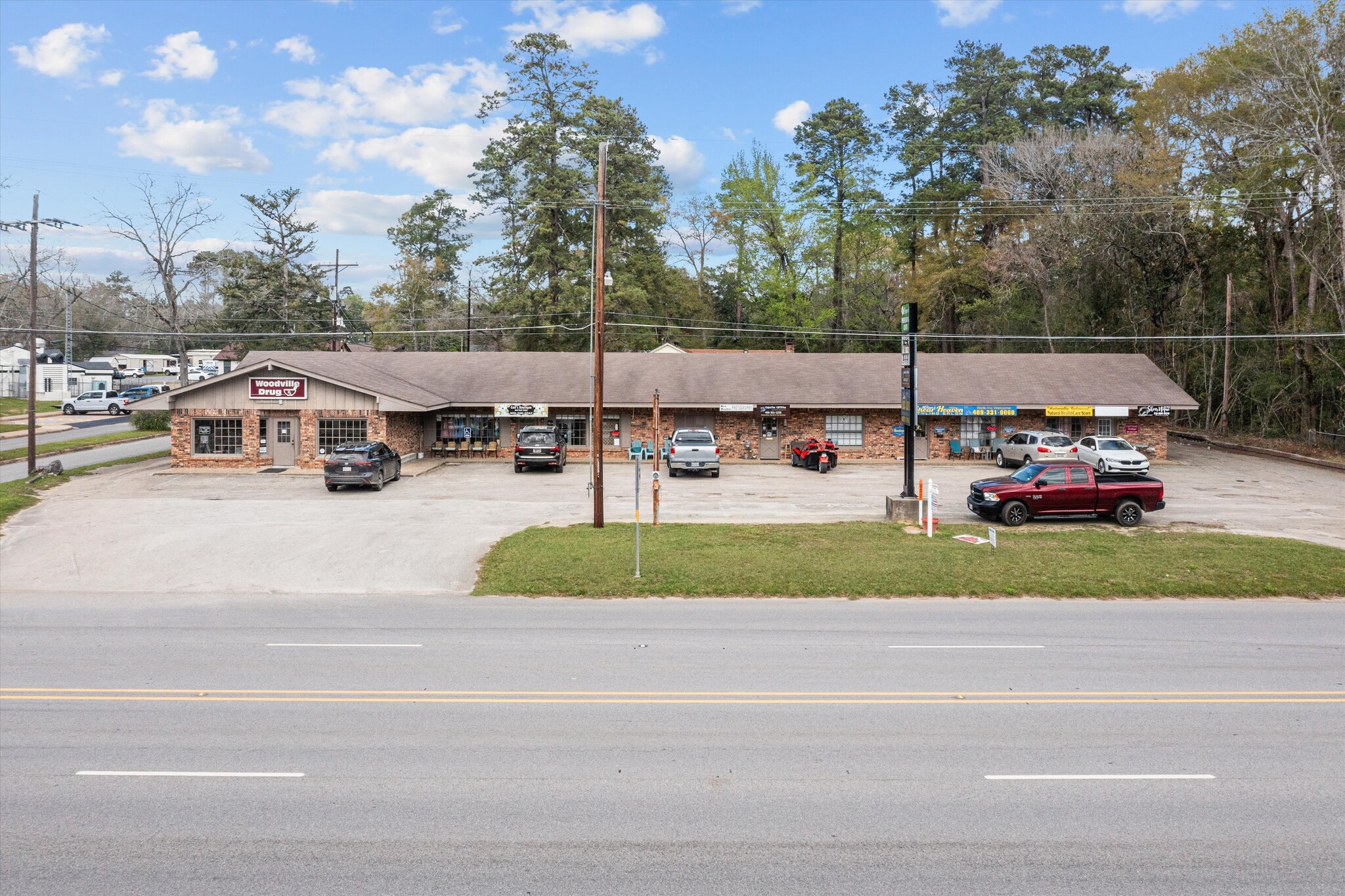 1002 W Bluff St, Woodville, TX for sale Primary Photo- Image 1 of 9