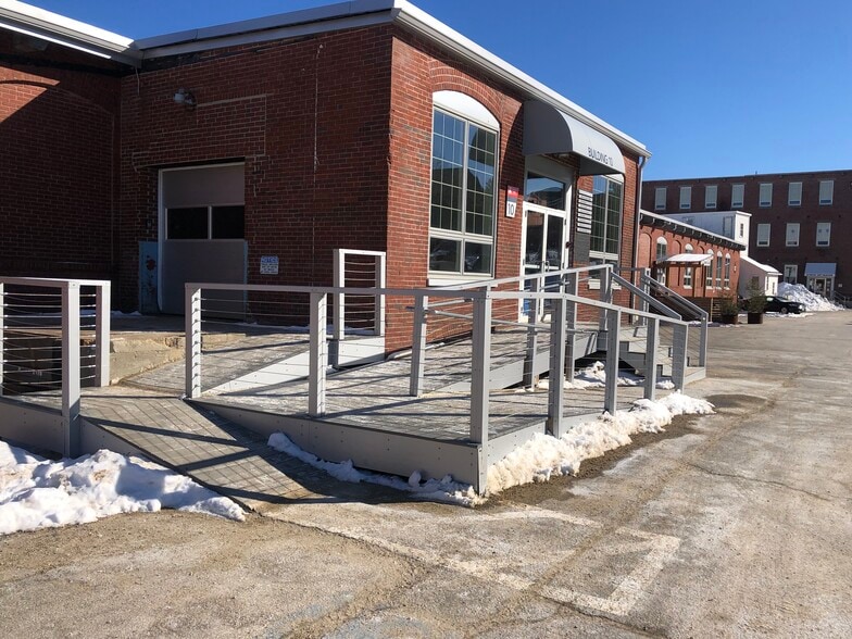 10 W Point Ln, Biddeford, ME for lease - Building Photo - Image 3 of 10