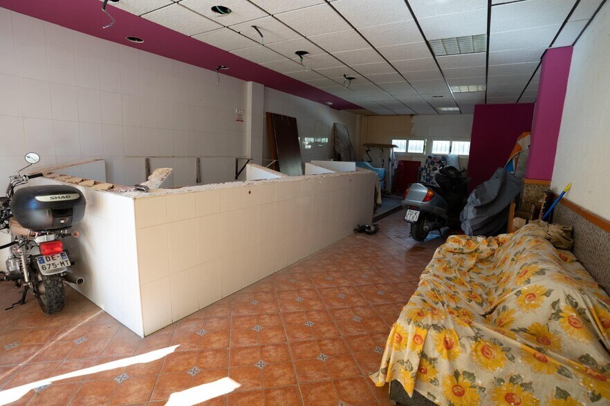 Retail in Benidorm for sale - Interior Photo - Image 2 of 4