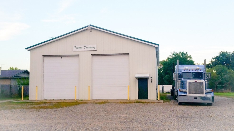 635 S Chestnut St, Owosso, MI for sale - Primary Photo - Image 1 of 1