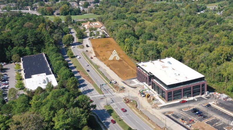 329 S Royal Oaks Blvd, Franklin, TN for sale Building Photo- Image 1 of 1