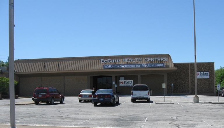 917 N Hampton Rd, DeSoto, TX for lease - Building Photo - Image 3 of 3