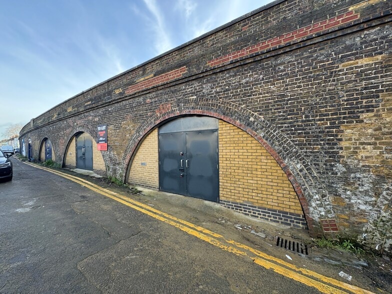 Barton Rd, Rochester for lease - Primary Photo - Image 1 of 3
