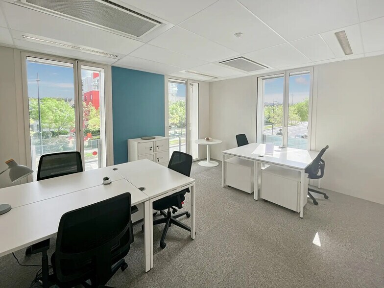 22 Mail Pablo Picasso, Nantes for lease - Interior Photo - Image 3 of 10