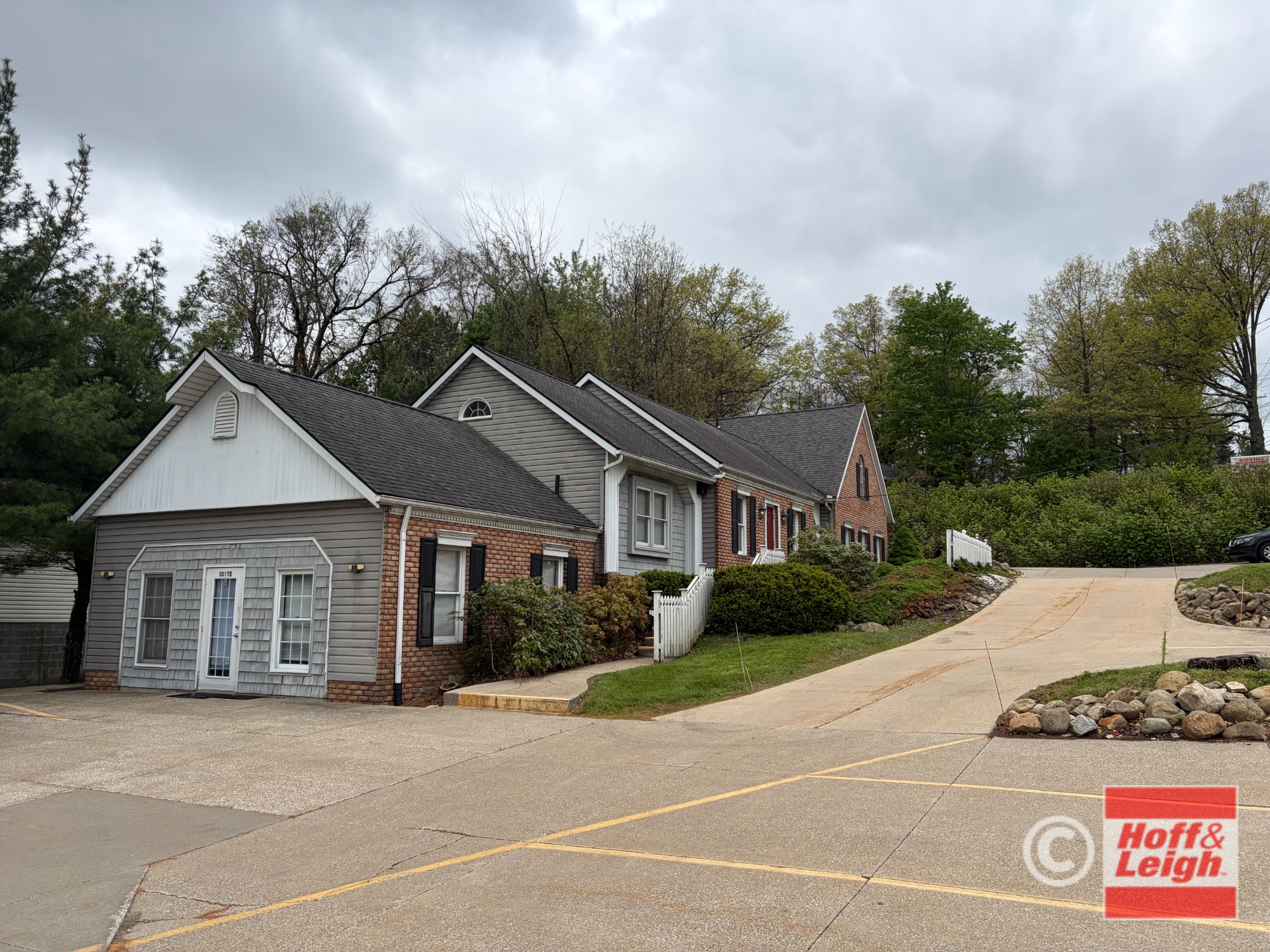 541 West Ave, Tallmadge, OH for lease Interior Photo- Image 1 of 5