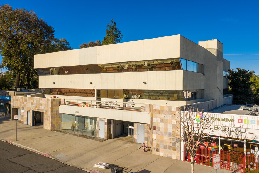 5311 Topanga Canyon Blvd, Woodland Hills, CA for lease - Building Photo - Image 2 of 6