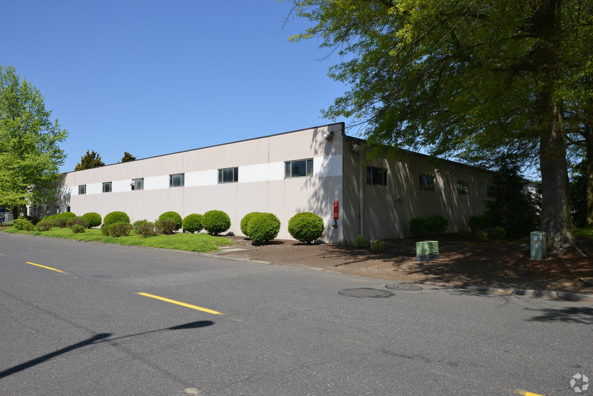 2811 NE Riverside Way, Portland, OR 97211 - South Building  LoopNet