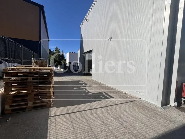 Flex in Roquevaire for lease - Building Photo - Image 3 of 9