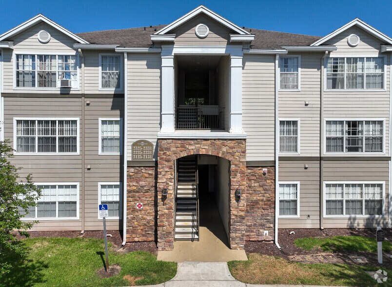 2750 David Walker Dr, Eustis, FL for sale - Primary Photo - Image 1 of 1