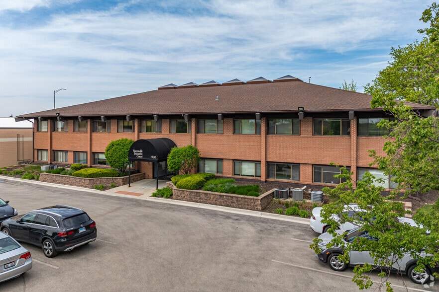 1220-1280 Iroquois Ave, Naperville, IL for lease - Building Photo - Image 1 of 17