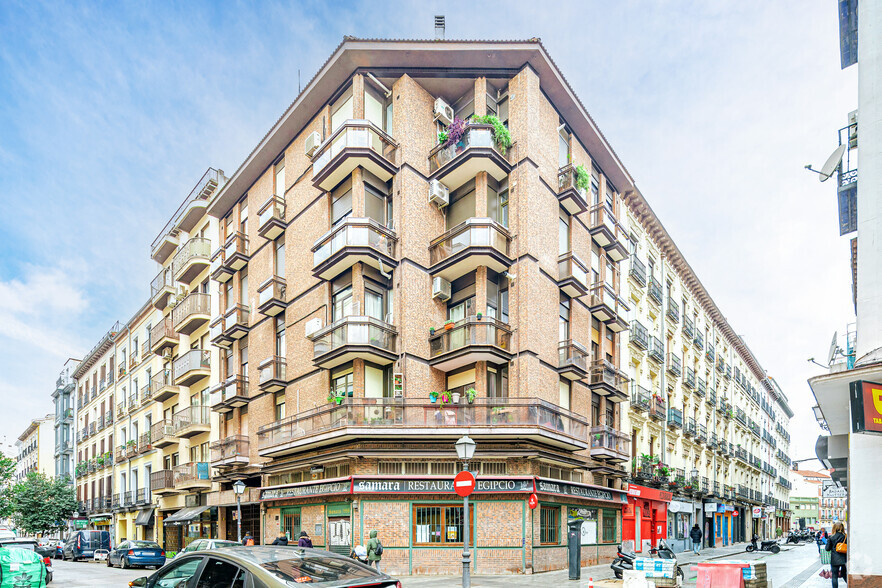 Retail in Madrid, MAD for lease - Primary Photo - Image 1 of 2