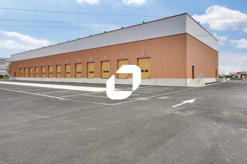 Office in Le Coudray-Montceaux for lease - Building Photo - Image 3 of 19