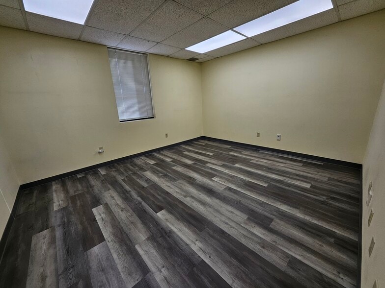 131 Madison St NE, Albuquerque, NM for lease - Interior Photo - Image 2 of 5