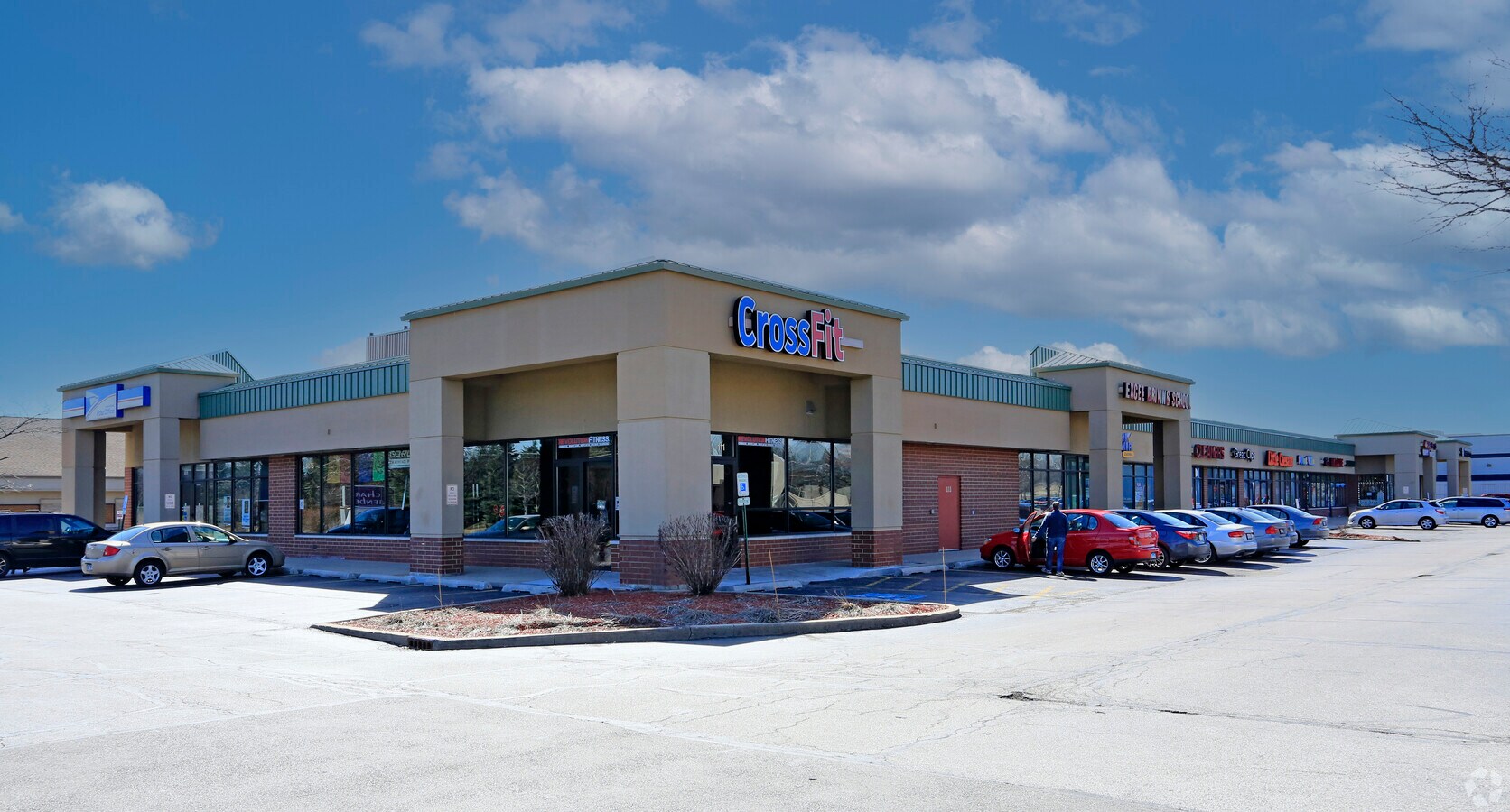 3075 Book Rd, Naperville, IL 60564 95th Street Shops