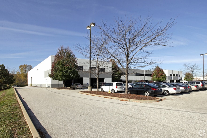 1625-1653 Larkin Williams Rd, Fenton, MO for lease - Primary Photo - Image 1 of 4