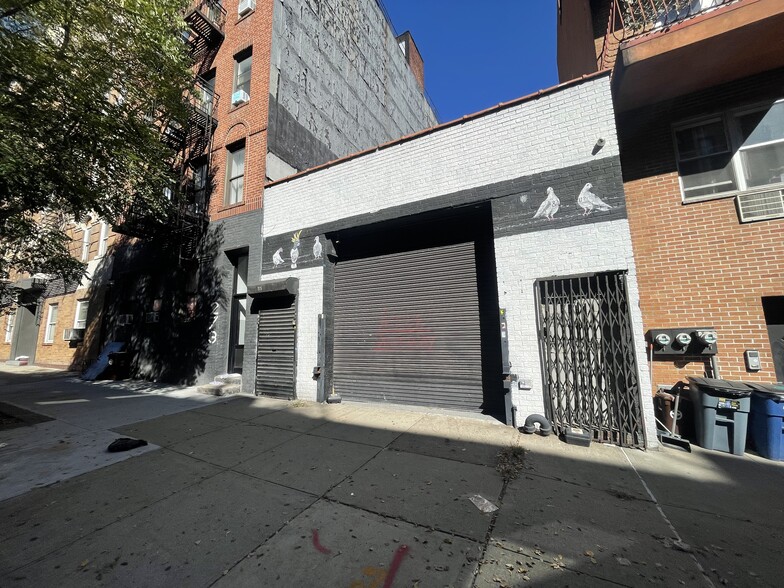 275 S 2nd St, Brooklyn, NY for lease - Building Photo - Image 2 of 3