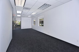 5008 Chesebro Rd, Agoura Hills, CA for lease Interior Photo- Image 2 of 13