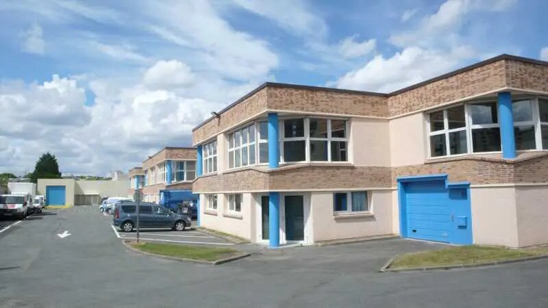 Flex in Ivry-sur-Seine for lease - Building Photo - Image 1 of 13