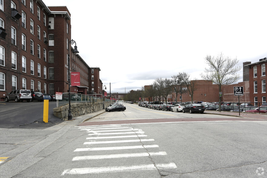 670 N Commercial St, Manchester, NH for sale - Building Photo - Image 1 of 1