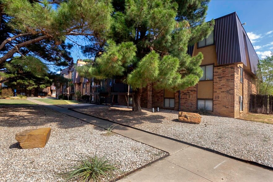 5202 Bangor Ave, Lubbock, TX for sale - Building Photo - Image 1 of 43