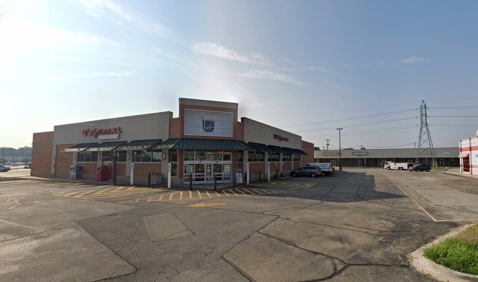 841 Bloomington Rd, Champaign, IL for lease - Building Photo - Image 2 of 9