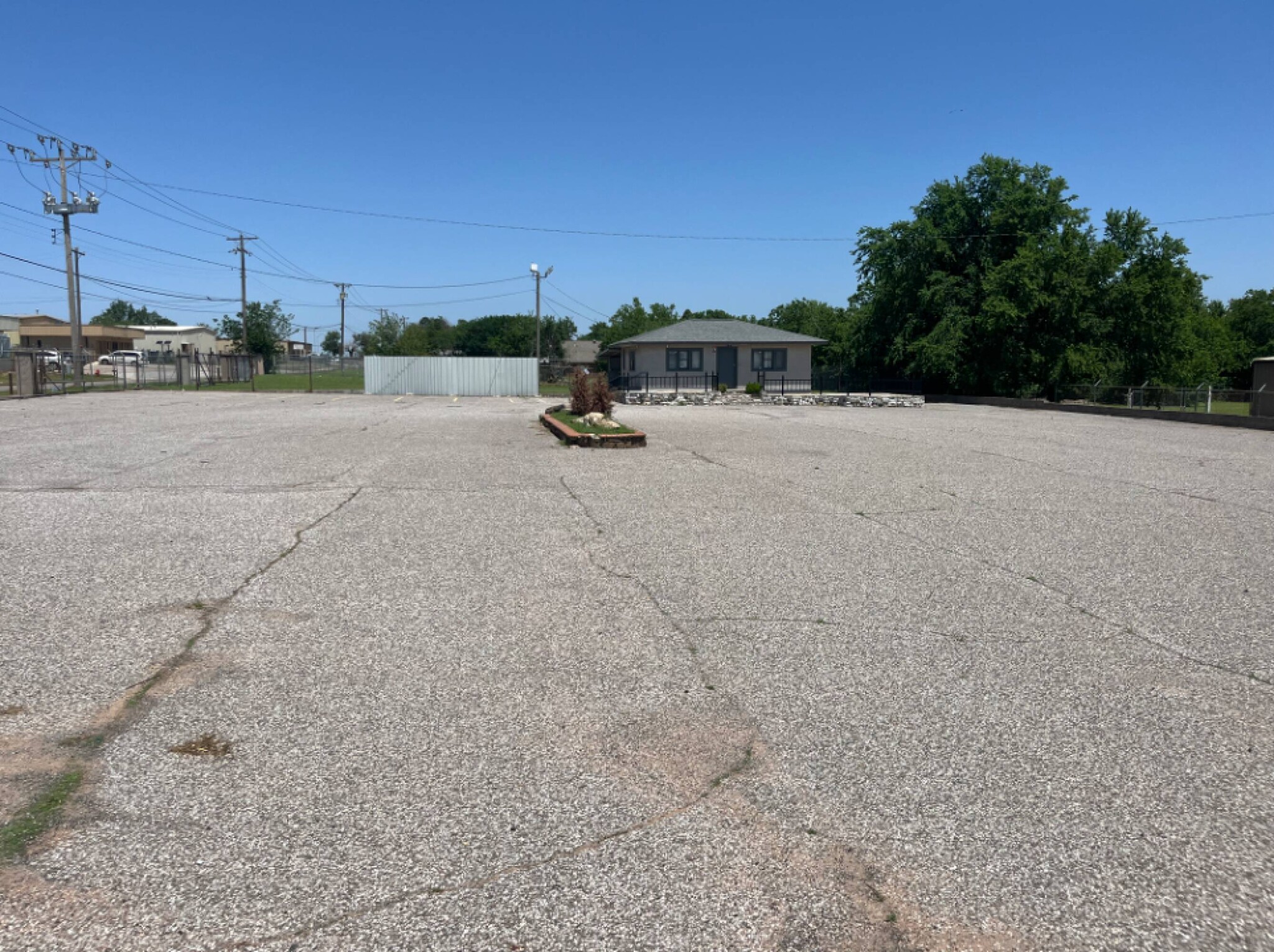 1501 SE 44th St, Oklahoma City, OK for lease Building Photo- Image 1 of 10