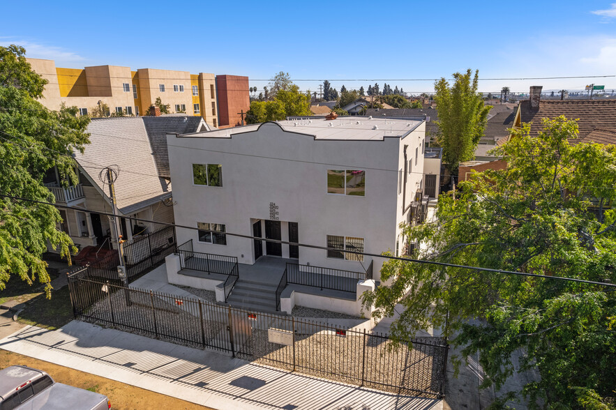 324 W 51st St, Los Angeles, CA for sale - Primary Photo - Image 1 of 1