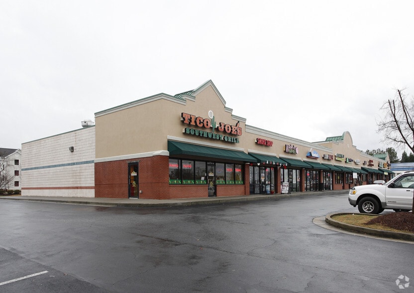 639 Thornton Rd, Lithia Springs, GA for lease - Primary Photo - Image 1 of 5