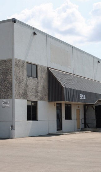More details for 959-989 Keewatin St, Winnipeg, MB - Industrial for Lease