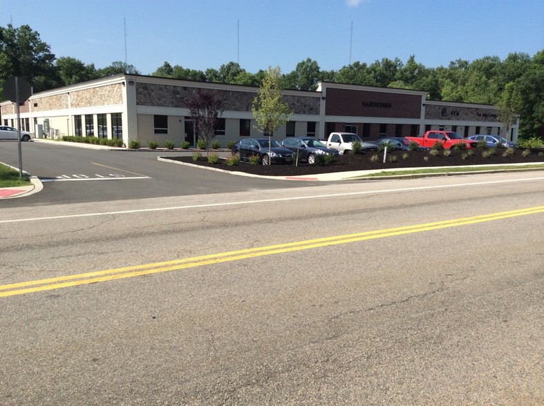 321 Changebridge Rd, Pine Brook, NJ for lease - Building Photo - Image 1 of 5