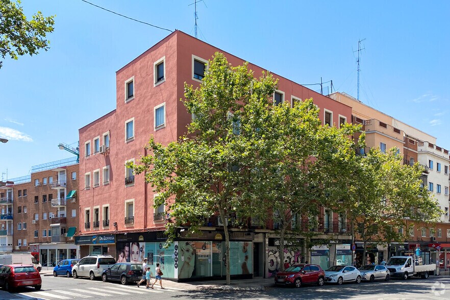 Retail in Madrid, Madrid for lease - Primary Photo - Image 1 of 1
