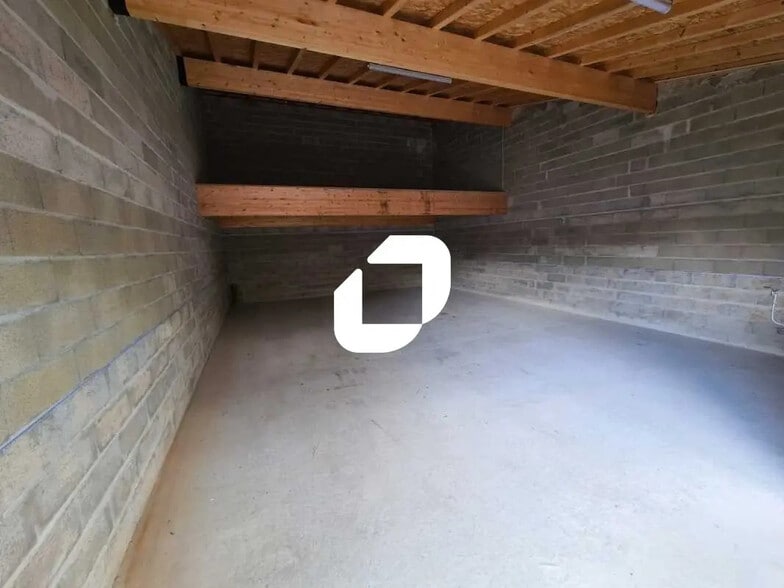 Industrial in Eysines for lease - Interior Photo - Image 2 of 3