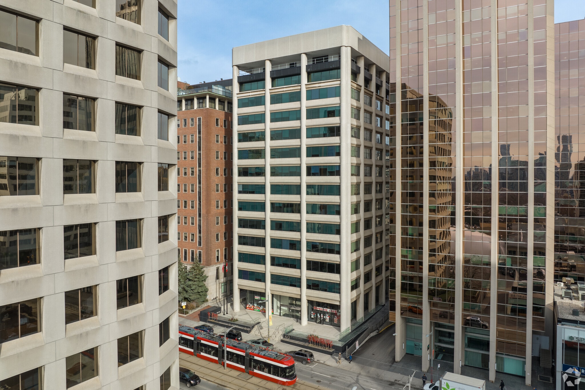 40 St Clair Ave W, Toronto, ON for sale Primary Photo- Image 1 of 1