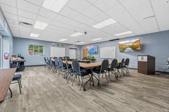 742 Fairmont Rd, Morgantown, WV for lease Interior Photo- Image 2 of 5