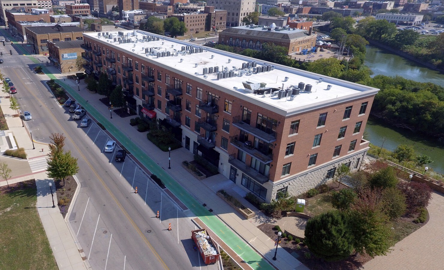 140 S River St, Aurora, IL, 60506 Retail Space For Lease