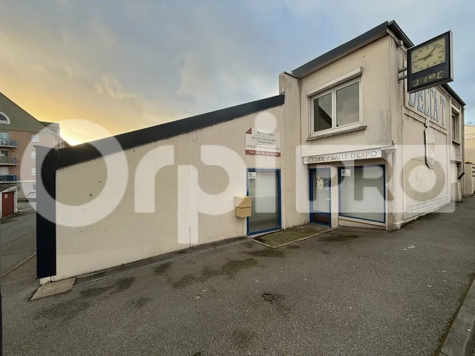 Flex in Montivilliers for lease Building Photo- Image 1 of 11