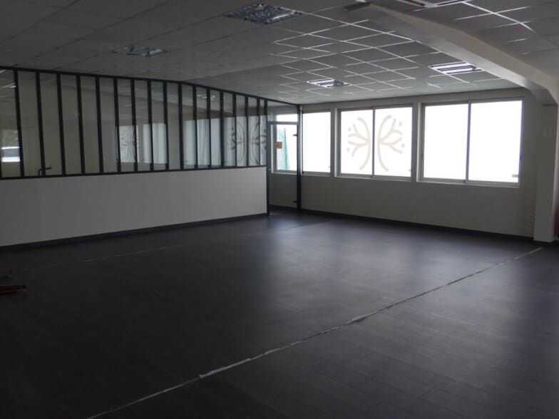 29 Avenue De Magudas, Le Haillan for lease - Building Photo - Image 3 of 5