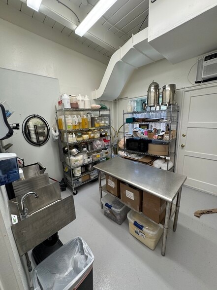 22 Red Hill Ave, San Anselmo, CA for lease - Interior Photo - Image 3 of 10