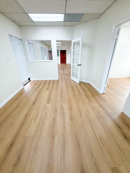 14151 Newport Ave, Tustin, CA for lease - Interior Photo - Image 2 of 15