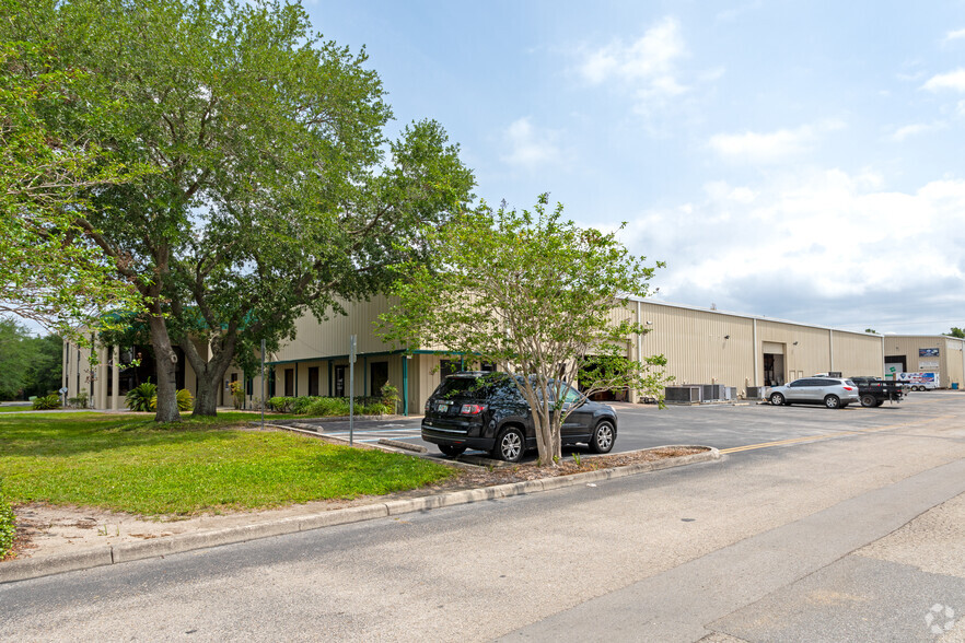 8511 Sunstate St, Tampa, FL for lease - Building Photo - Image 1 of 4